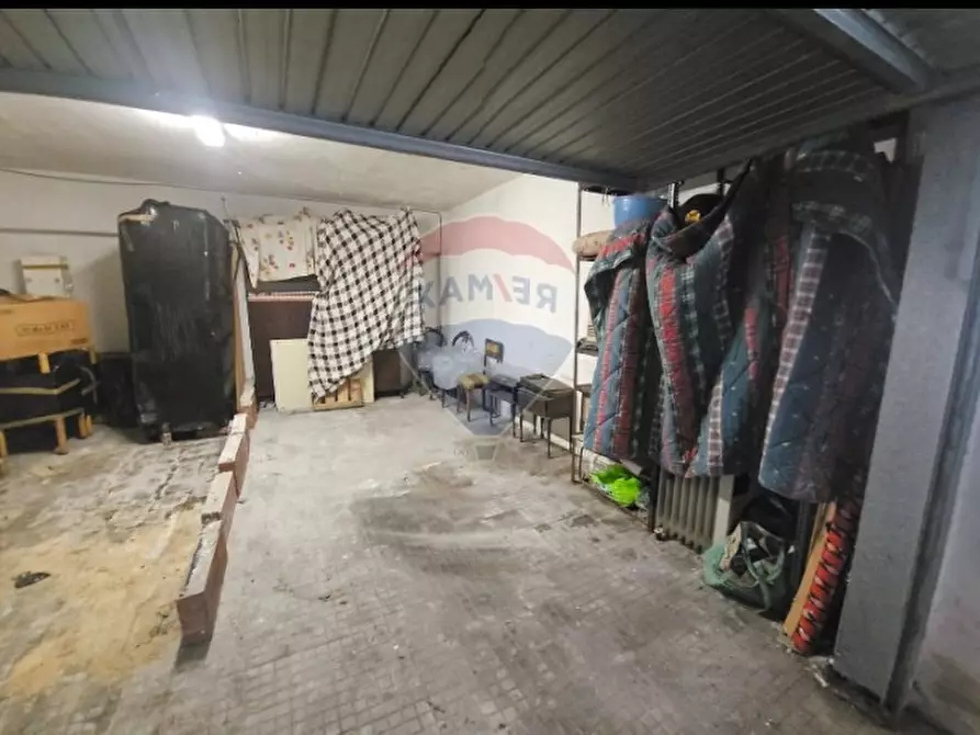 Immagine 8 di Box auto in vendita  in Via La Spezia a Pomezia