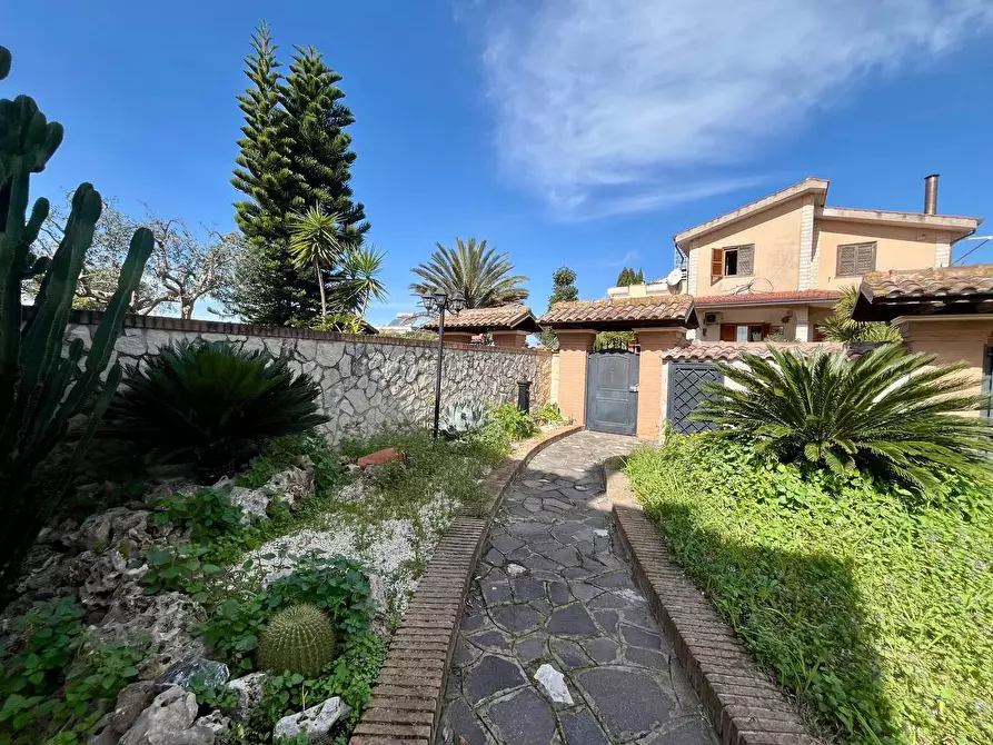 Immagine 4 di Casa semindipendente in vendita  in Via Vittorio Ricci 45 a Roma