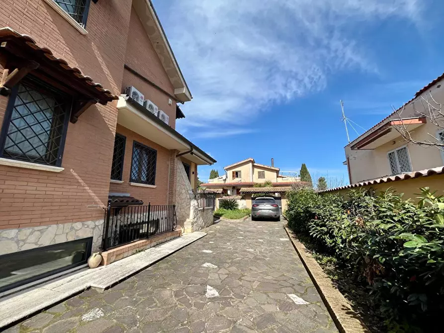 Immagine 2 di Casa semindipendente in vendita  in Via Vittorio Ricci 45 a Roma