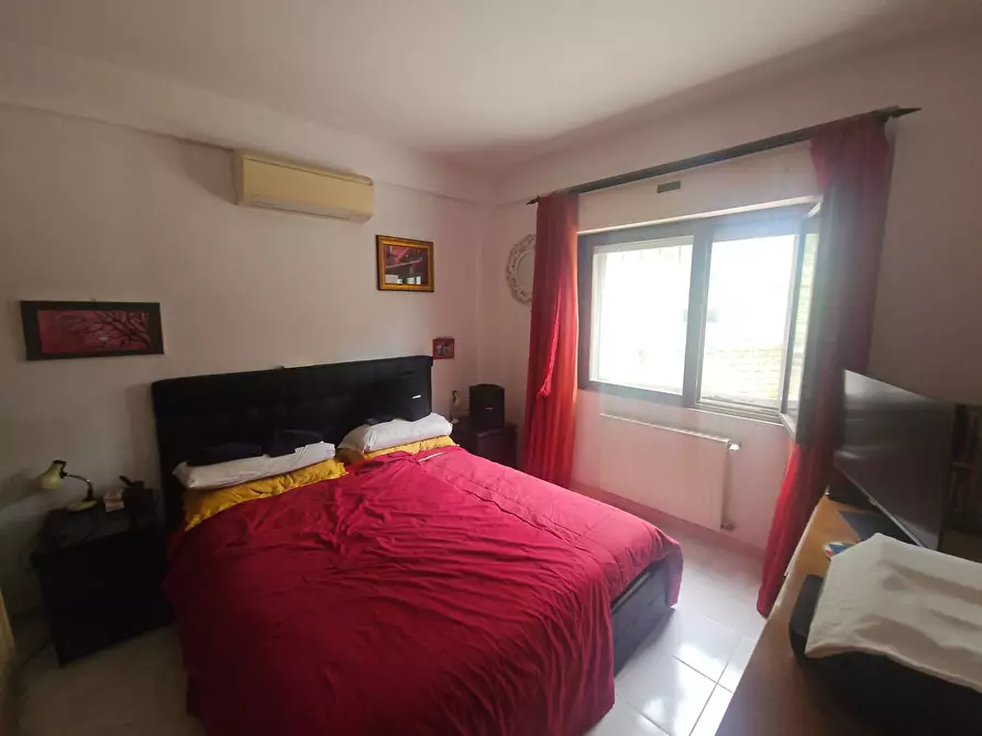 Immagine 6 di Appartamento in vendita  in via delle arti a Pomezia