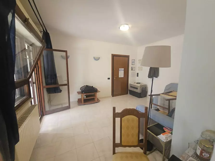 Immagine 8 di Appartamento in vendita  in via delle arti a Pomezia