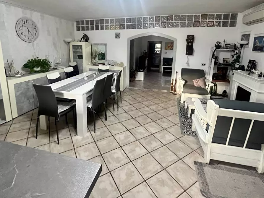 Immagine 4 di Villa in vendita  in Via San Berardo dei Marsi a Ardea