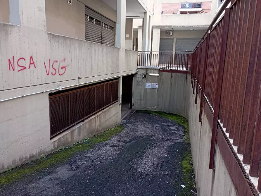 Immagine 3 di Box auto in vendita  in Via Giordano Bruno Ferrari 7 a Roma