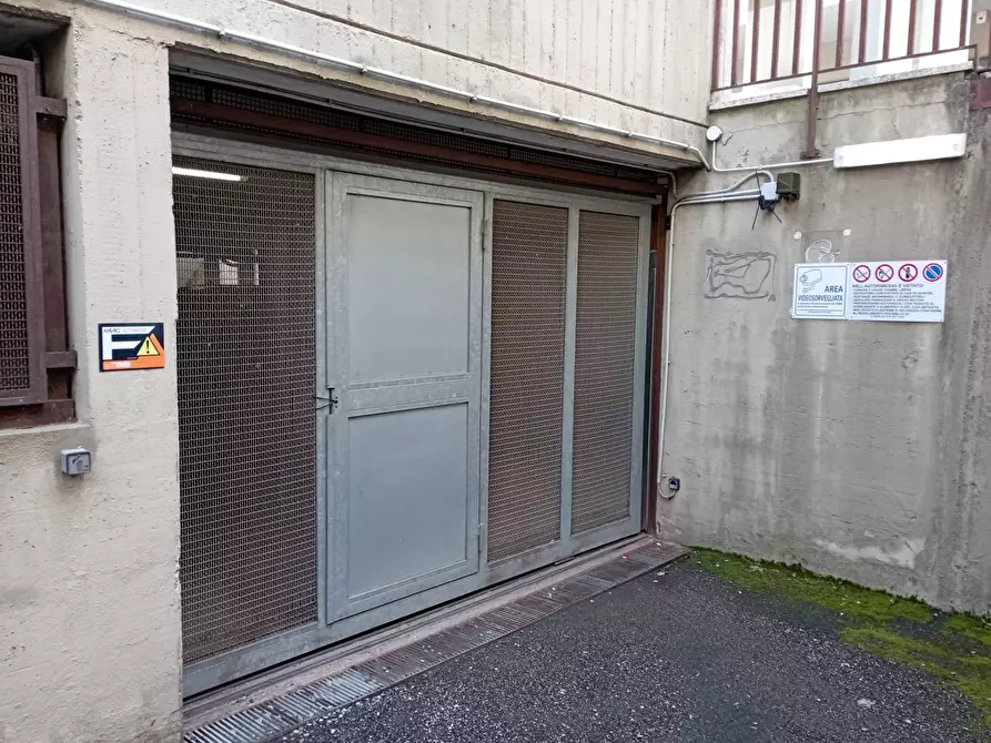 Immagine 5 di Box auto in vendita  in Via Giordano Bruno Ferrari 7 a Roma