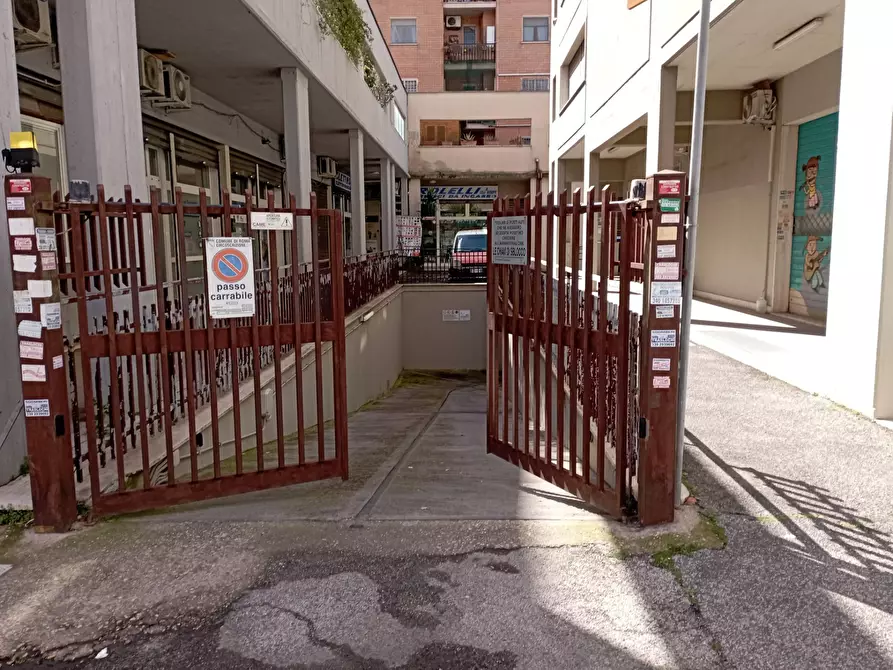 Immagine 2 di Box auto in vendita  in Via Giordano Bruno Ferrari 7 a Roma