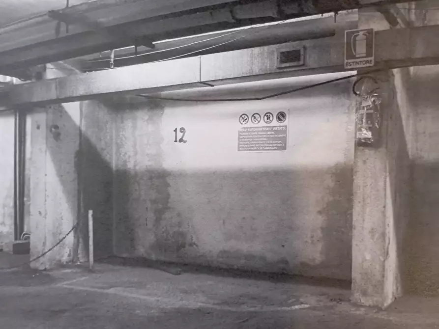 Immagine 2 di Box auto in vendita  in Via Anite di Tegea 3 a Roma