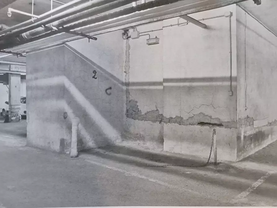 Immagine 3 di Box auto in vendita  in Via Anite di Tegea 3 a Roma