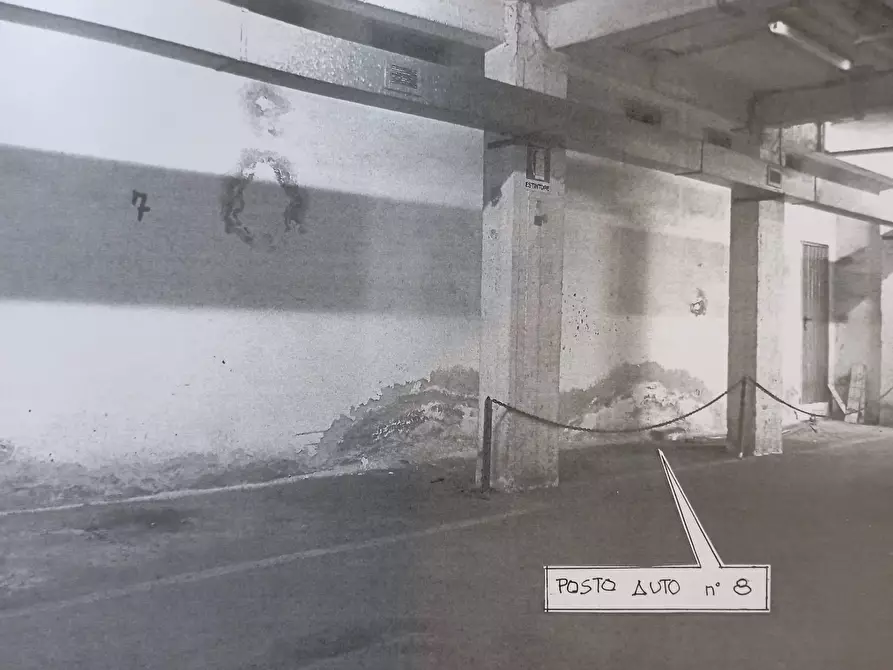 Immagine 5 di Box auto in vendita  in Via Anite di Tegea 3 a Roma