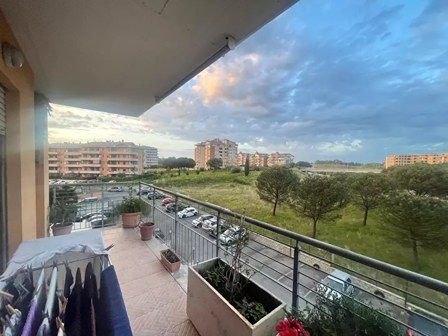 Immagine 1 di Appartamento in vendita  in Via delle Arti a Pomezia