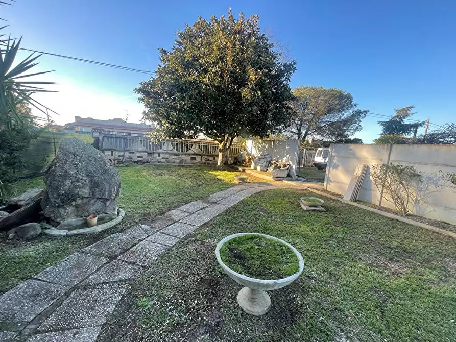 Immagine 5 di Casa semindipendente in vendita  in Via Serio a Aprilia