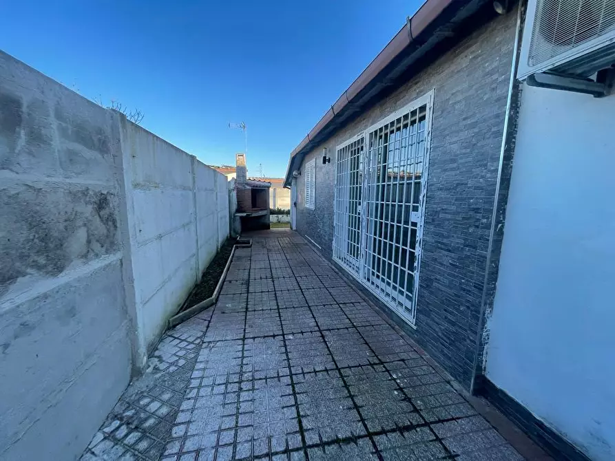 Immagine 40 di Casa semindipendente in vendita  in Via Serio a Aprilia