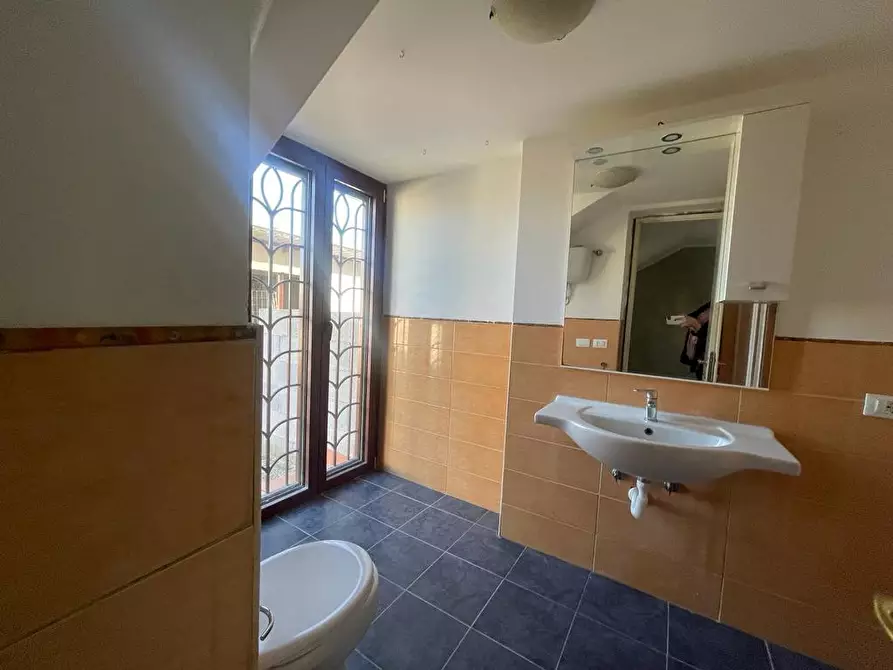 Immagine 25 di Casa semindipendente in vendita  in Via Serio a Aprilia