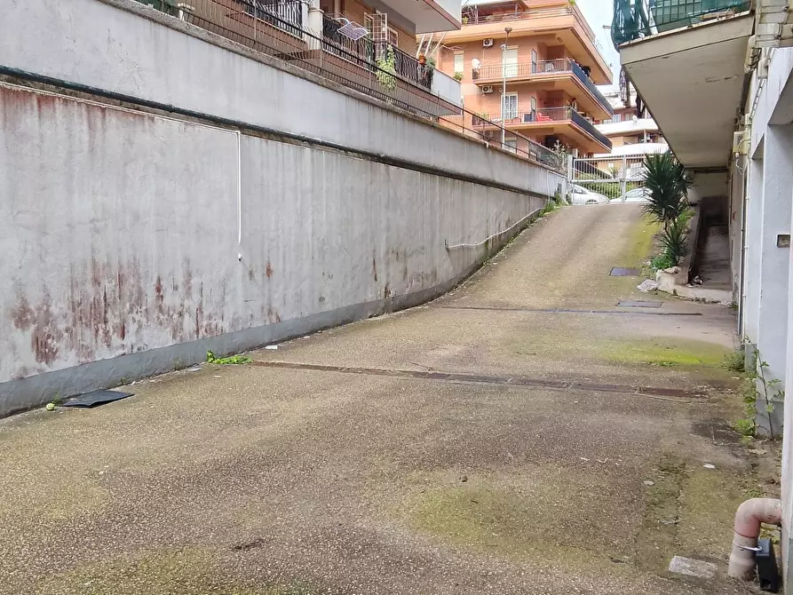 Immagine 4 di Box auto in vendita  in Via La Spezia a Pomezia