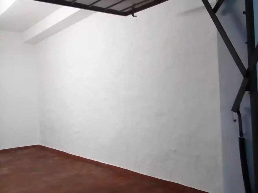 Immagine 3 di Box auto in vendita  in Via Dei Velieri 58 a Roma