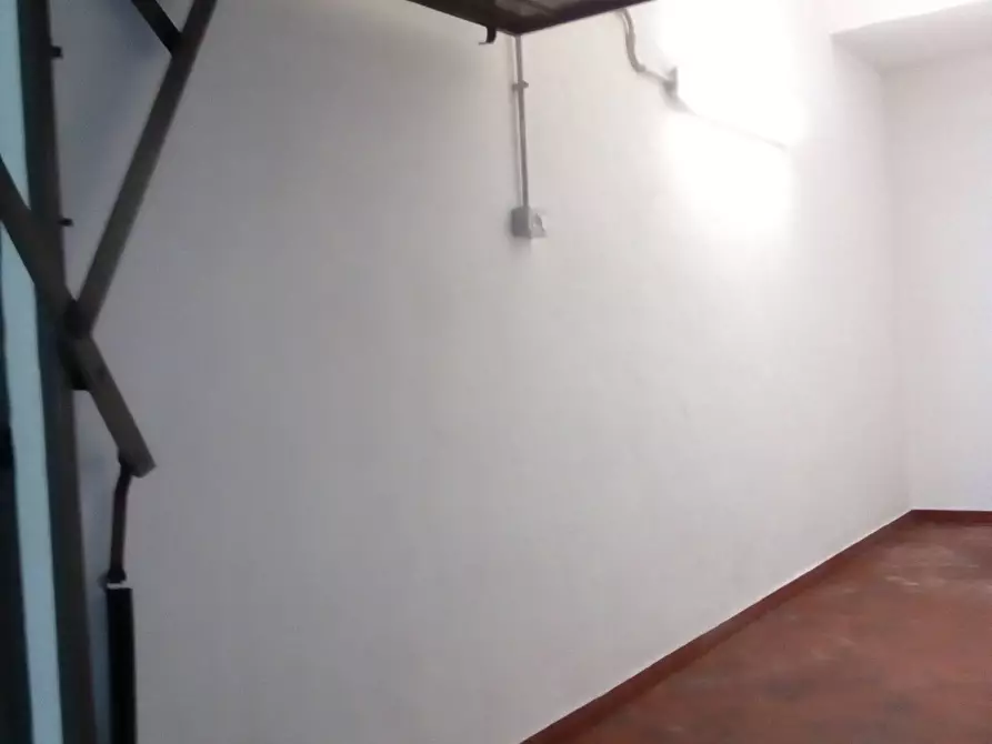 Immagine 5 di Box auto in vendita  in Via Dei Velieri 58 a Roma