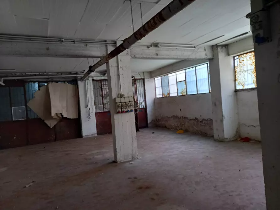 Immagine 8 di Magazzino in vendita  in Via Marsiglia a Pomezia