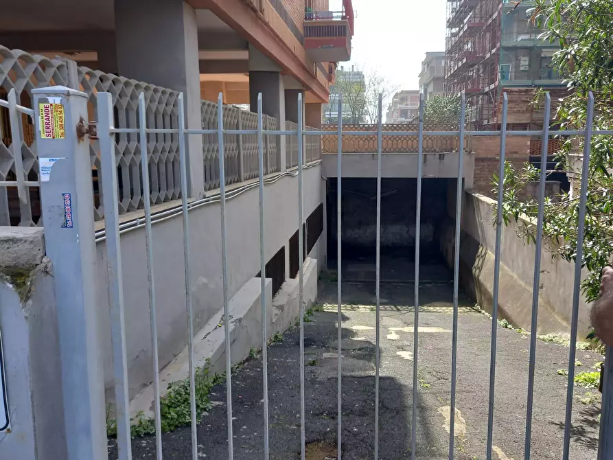 Immagine 12 di Magazzino in vendita  in Via Marsiglia a Pomezia