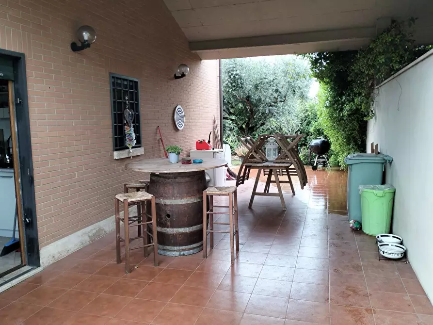 Immagine 5 di Villa in vendita  in Via Luigi Chiarini a Roma