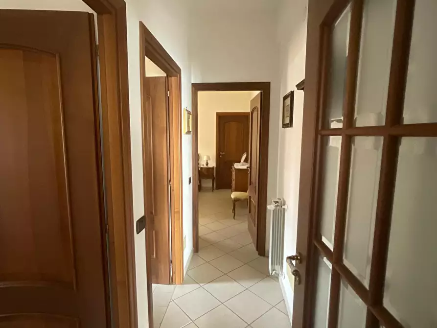 Immagine 11 di Attico in vendita  in lungomare Paolo Toscanelli 216 a Roma