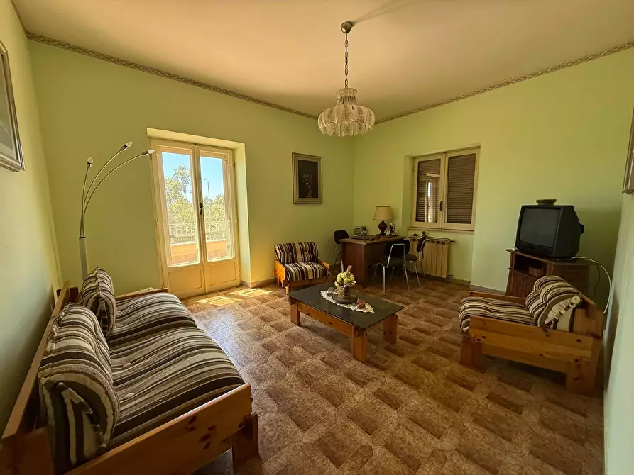 Immagine 2 di Villa in vendita  in Via Pratica Di Mare a Ardea