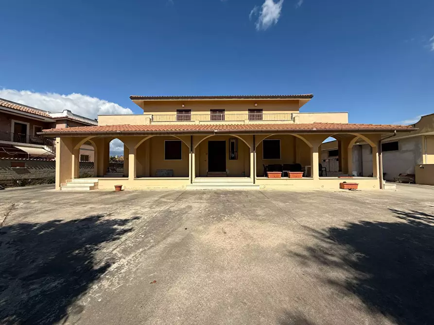 Immagine 1 di Villa in vendita  in Via Pratica Di Mare a Ardea