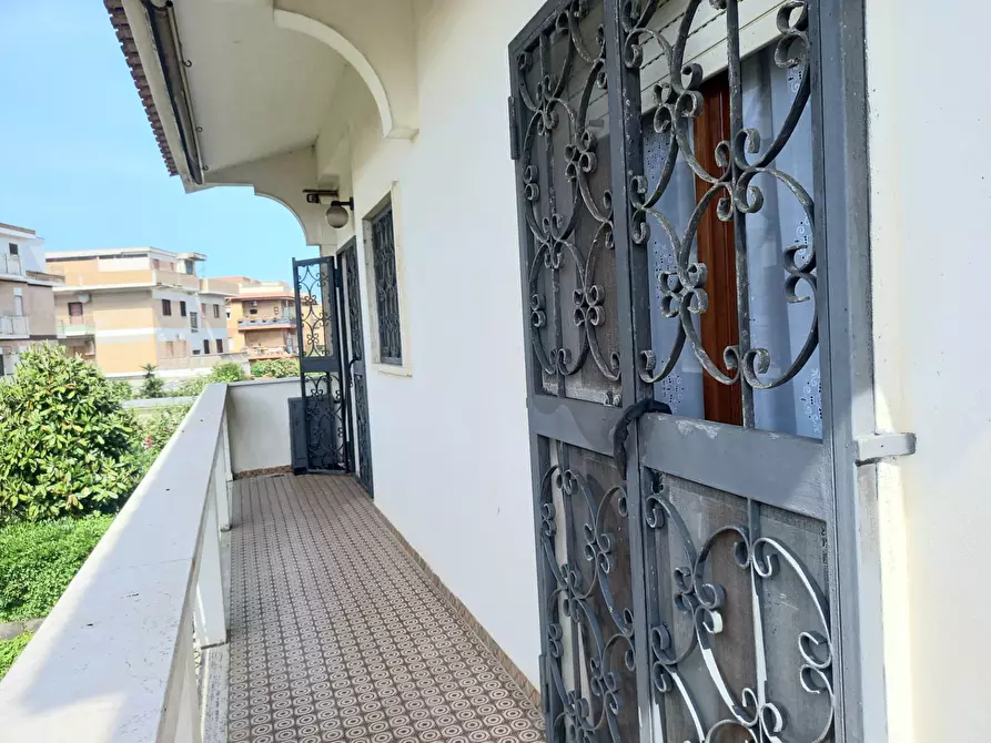 Immagine 15 di Casa semindipendente in vendita  in via zagabria a Pomezia