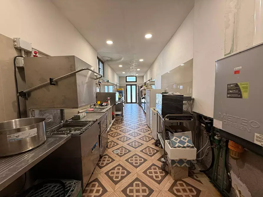 Immagine 14 di Villa in vendita  in via delle Magnolie a Pomezia