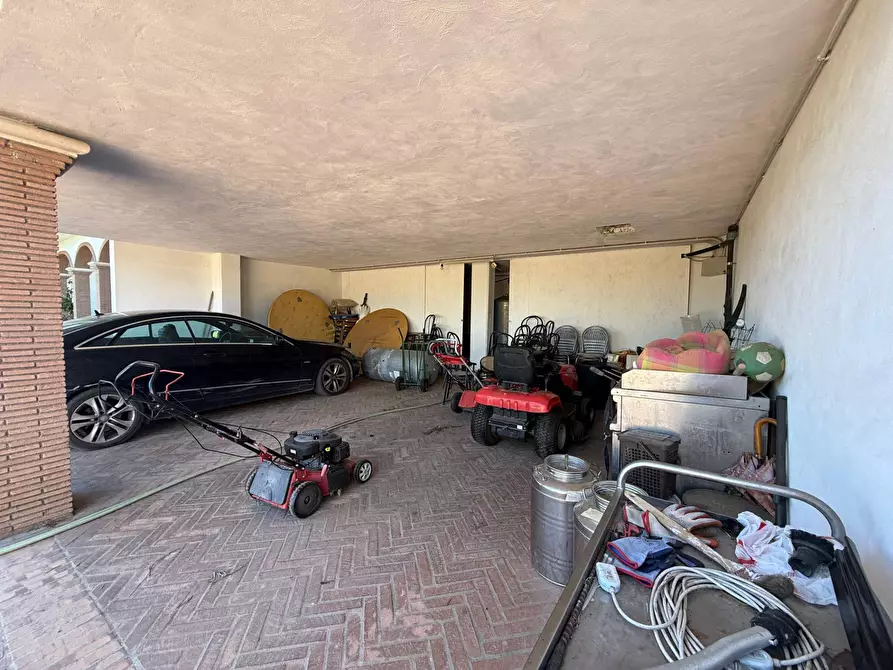 Immagine 38 di Villa in vendita  in via delle Magnolie a Pomezia