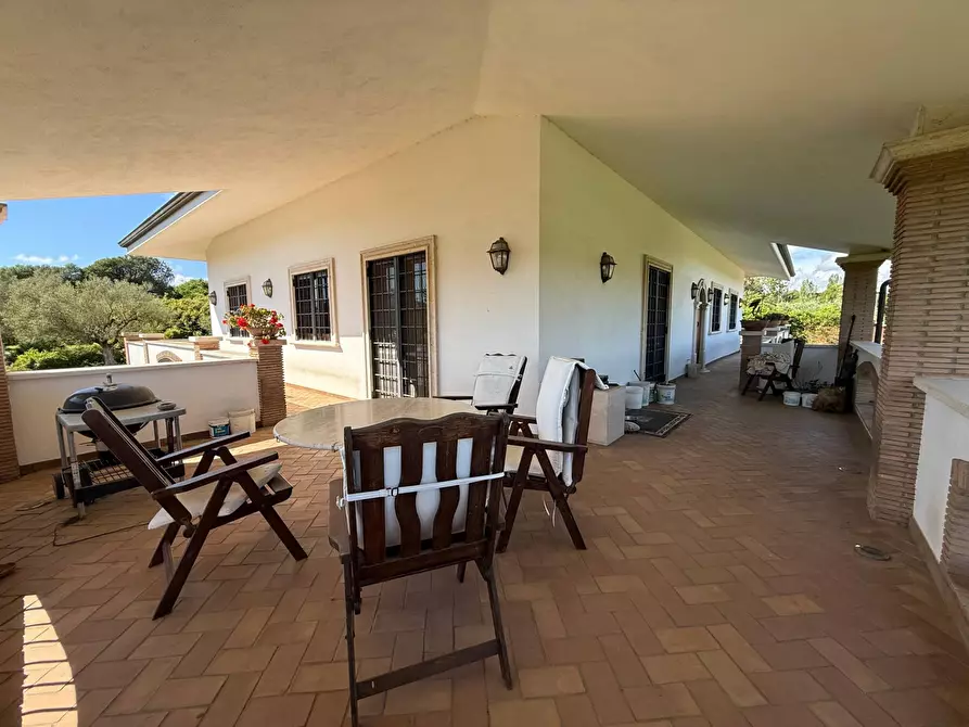 Immagine 9 di Villa in vendita  in via delle Magnolie a Pomezia