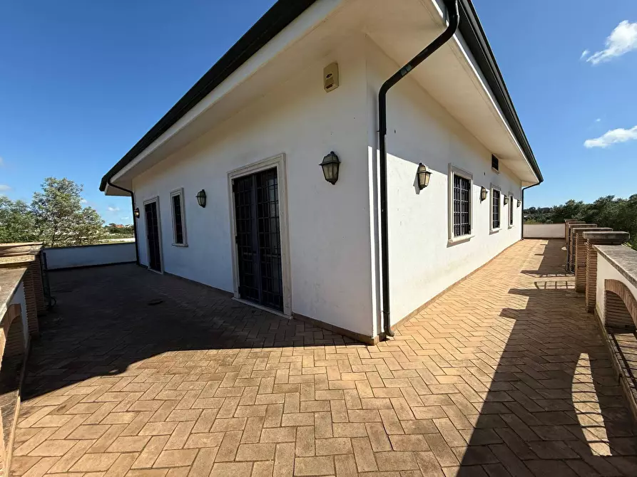 Immagine 17 di Villa in vendita  in via delle Magnolie a Pomezia