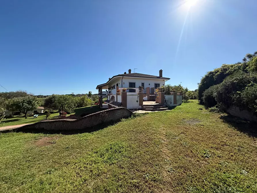 Immagine 7 di Villa in vendita  in via delle Magnolie a Pomezia