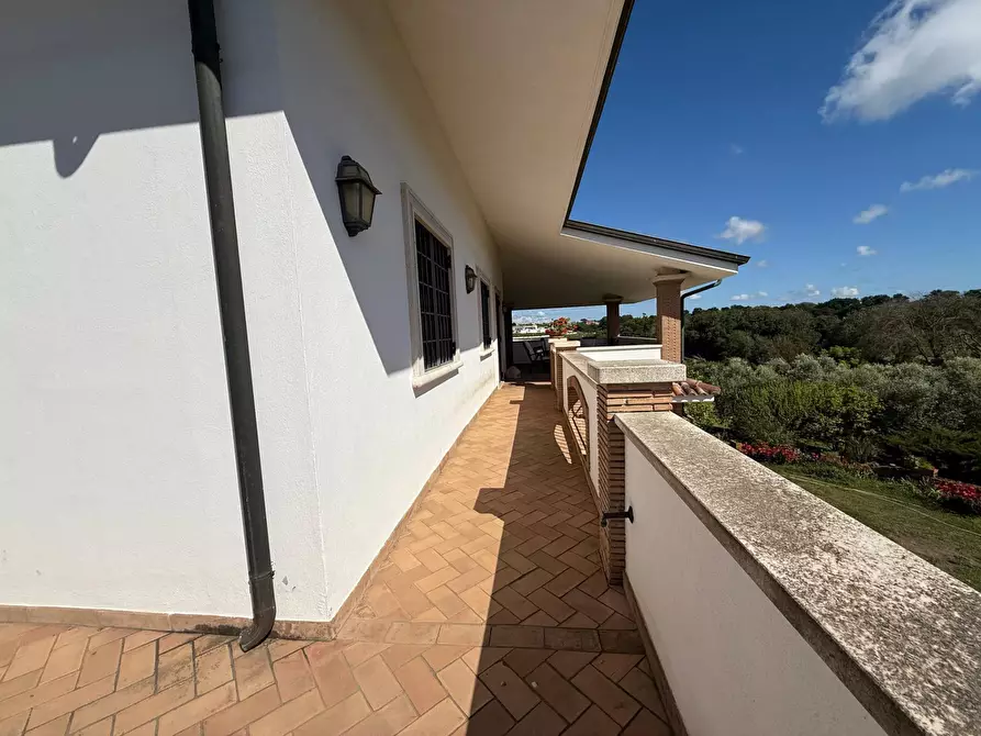 Immagine 26 di Villa in vendita  in via delle Magnolie a Pomezia