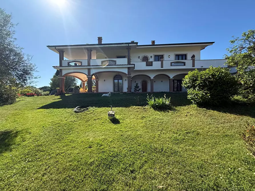 Immagine 37 di Villa in vendita  in via delle Magnolie a Pomezia