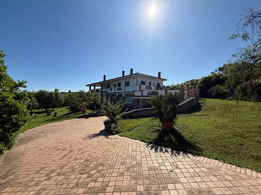 Immagine 44 di Villa in vendita  in via delle Magnolie a Pomezia