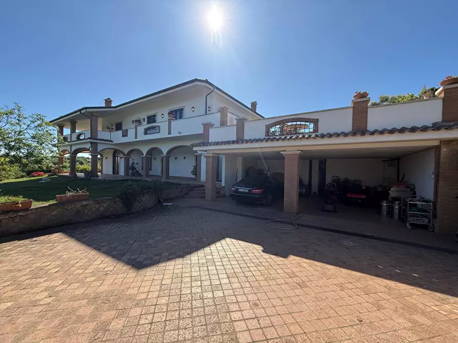 Immagine 29 di Villa in vendita  in via delle Magnolie a Pomezia