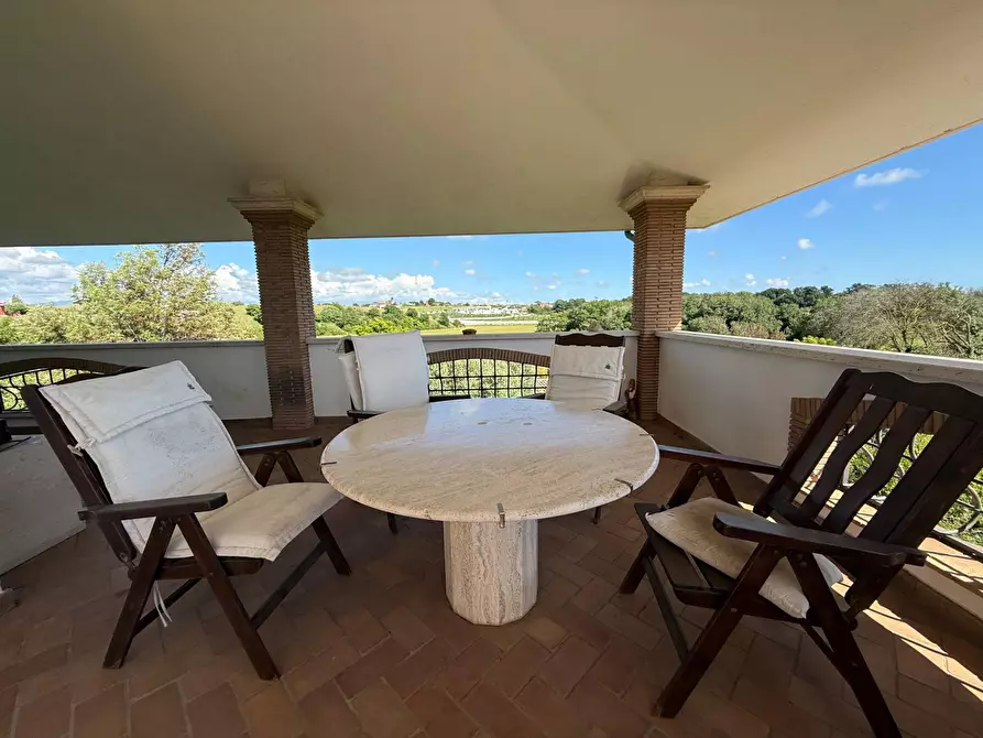 Immagine 13 di Villa in vendita  in via delle Magnolie a Pomezia