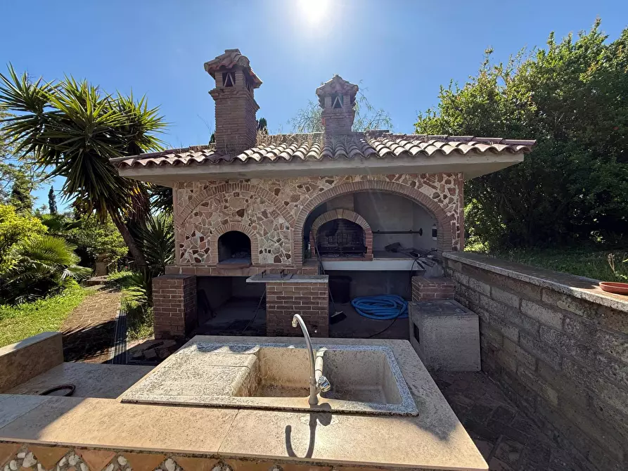 Immagine 10 di Villa in vendita  in via delle Magnolie a Pomezia