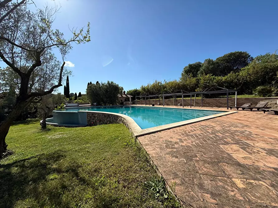 Immagine 21 di Villa in vendita  in via delle Magnolie a Pomezia