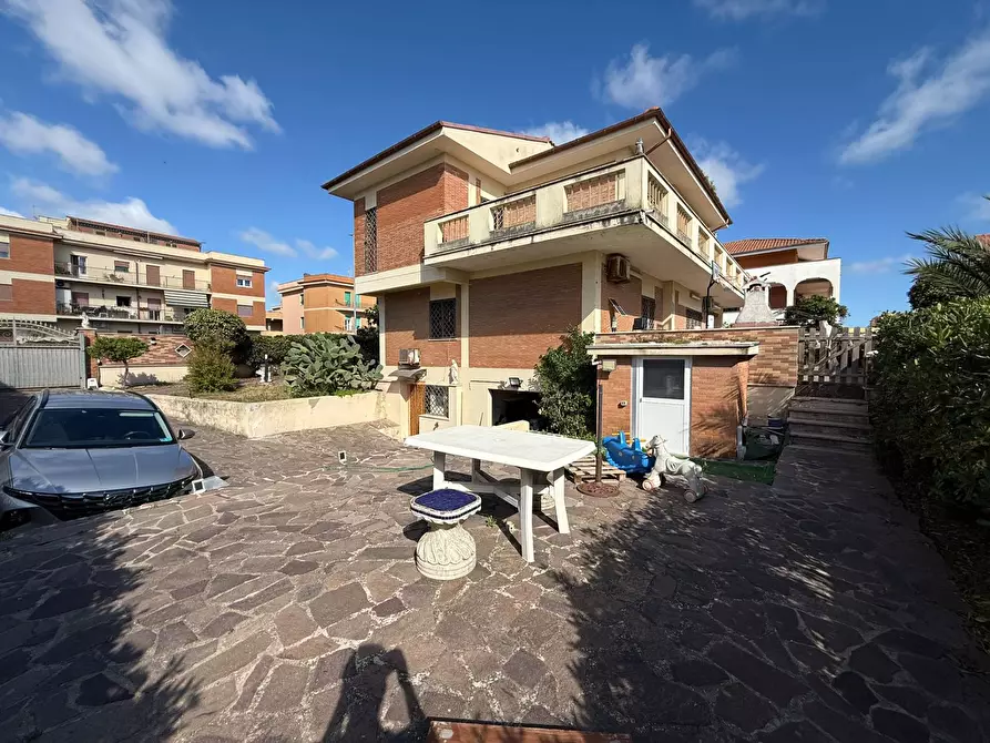 Immagine 4 di Villa in vendita  in Lungomare delle Sirene a Pomezia