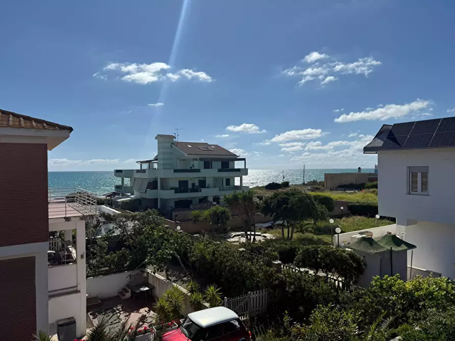 Immagine 6 di Villa in vendita  in Lungomare delle Sirene a Pomezia