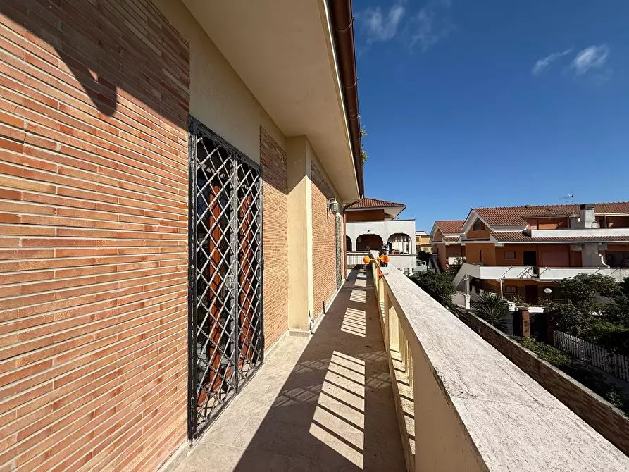 Immagine 41 di Villa in vendita  in Lungomare delle Sirene a Pomezia