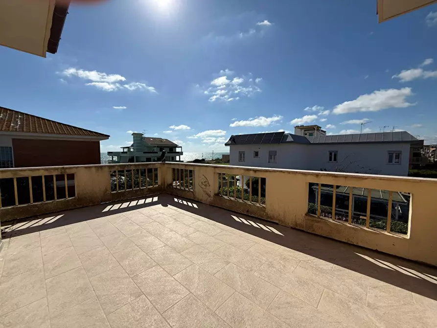 Immagine 42 di Villa in vendita  in Lungomare delle Sirene a Pomezia