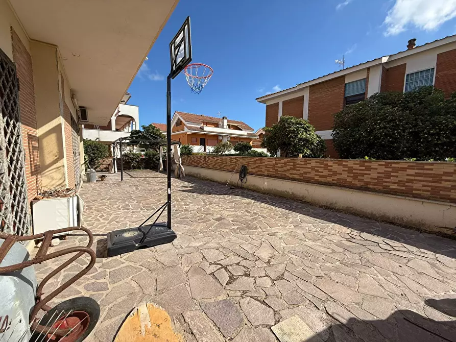 Immagine 47 di Villa in vendita  in Lungomare delle Sirene a Pomezia