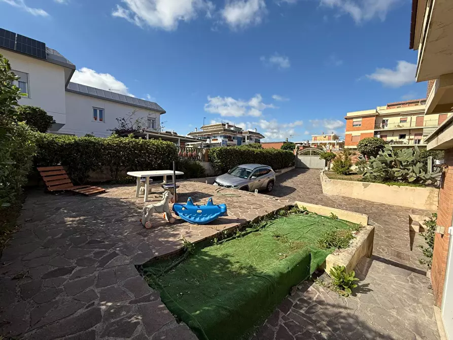 Immagine 61 di Villa in vendita  in Lungomare delle Sirene a Pomezia