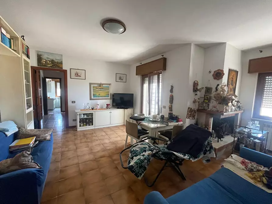 Immagine 4 di Appartamento in vendita  in via dei germani a Ardea