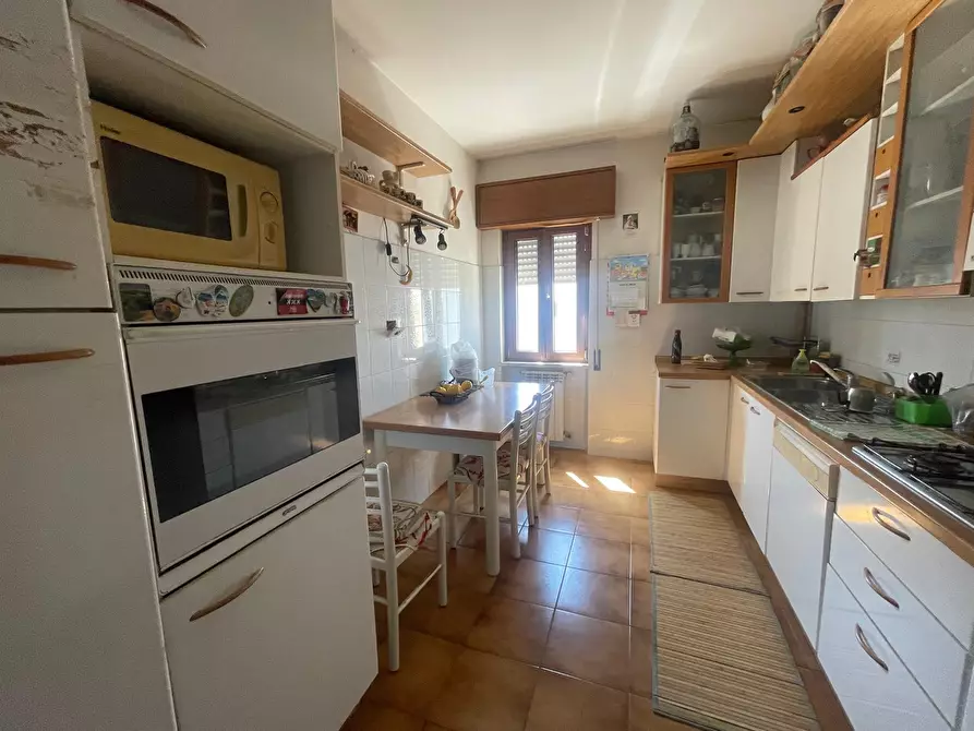 Immagine 8 di Appartamento in vendita  in via dei germani a Ardea