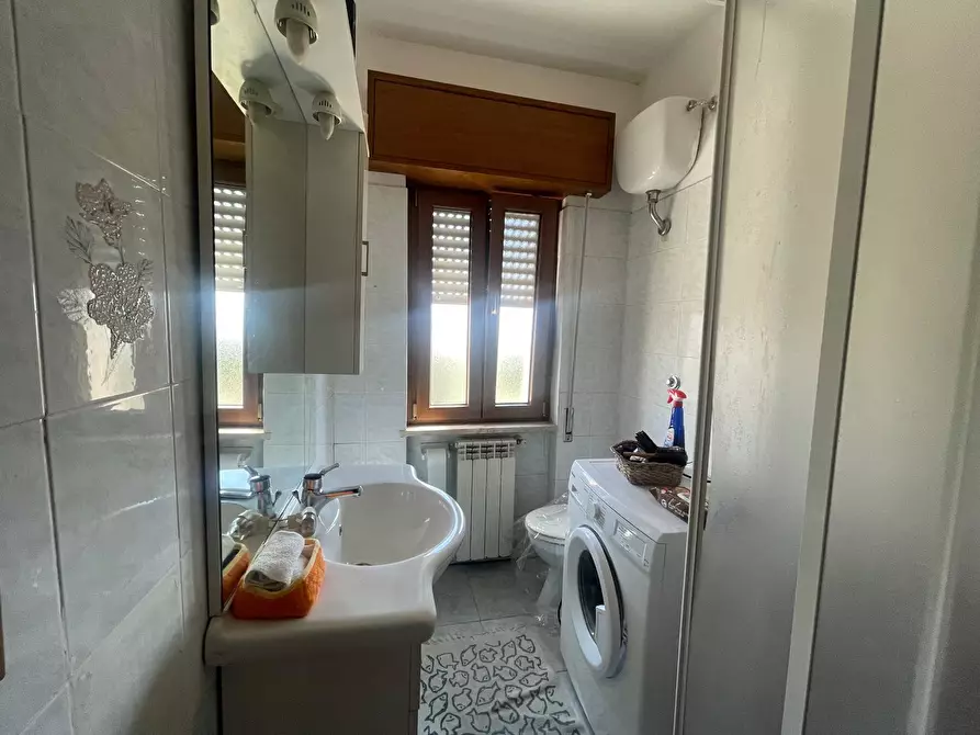 Immagine 15 di Appartamento in vendita  in via dei germani a Ardea