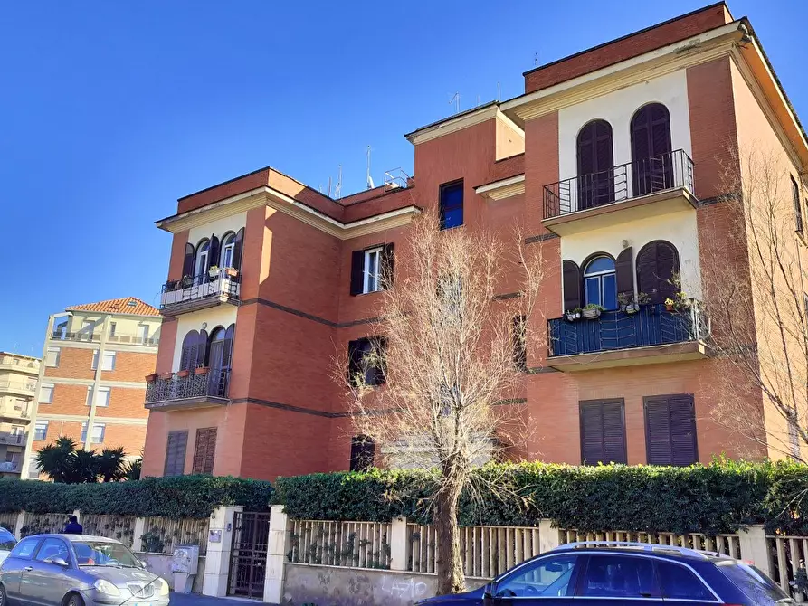 Immagine 34 di Appartamento in vendita  in Via Delle Oceanine 12 a Roma