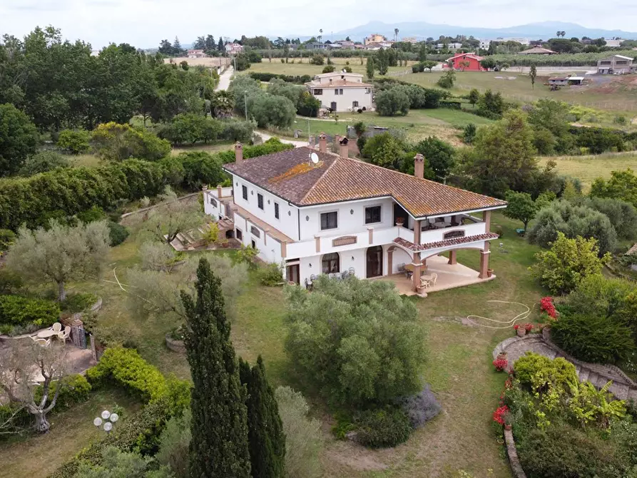 Immagine 72 di Villa in vendita  in via delle Magnolie a Pomezia