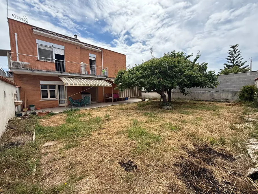 Immagine 1 di Appartamento in vendita  in Via del Pettirosso a Ardea